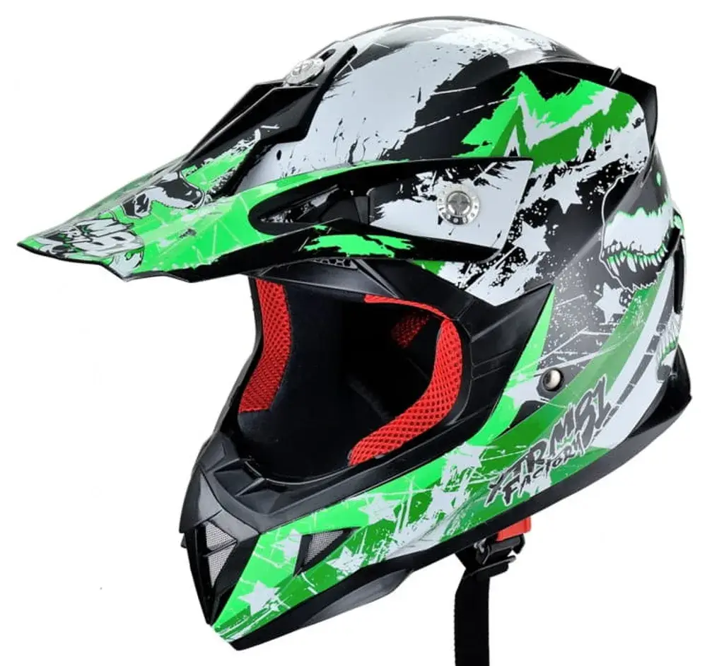 Kask do quada i motocykla HECHT 54915 XS – 53–54 cm Kask do quada HECHT 54915 L – widok z przodu